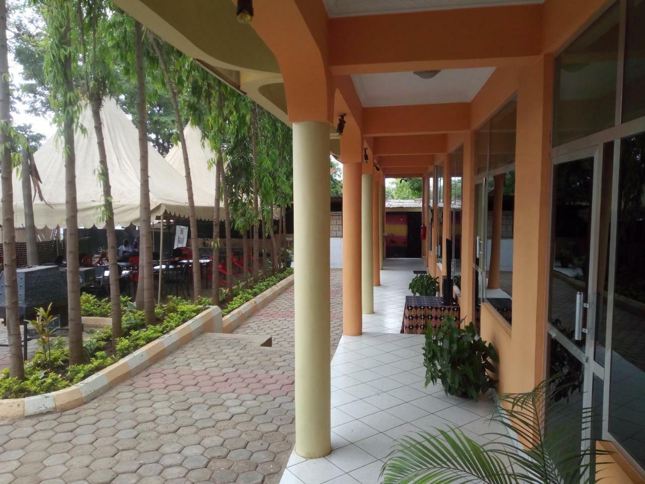 Snow View Hotel Boma la Ngombe Exteriör bild